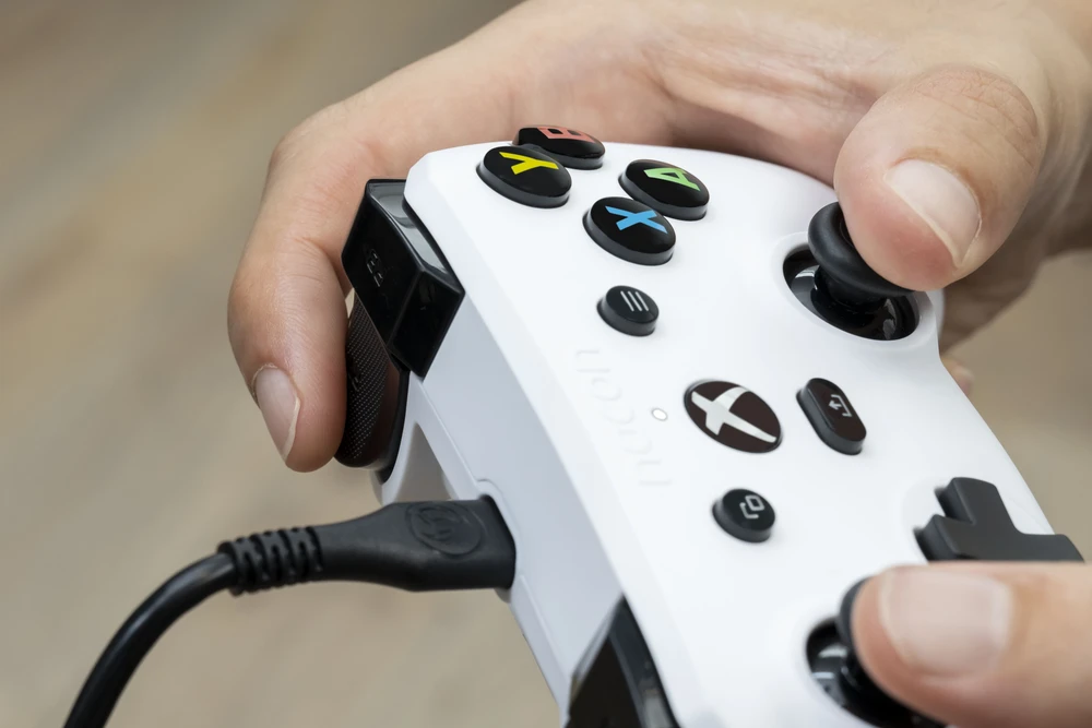 Žaidimų Valdiklis - Nacon Evol XBOX Valdiklis, Impulsiniai Trigeriai, 4 Vibracijos Varikliai, Laidinis, Baltas