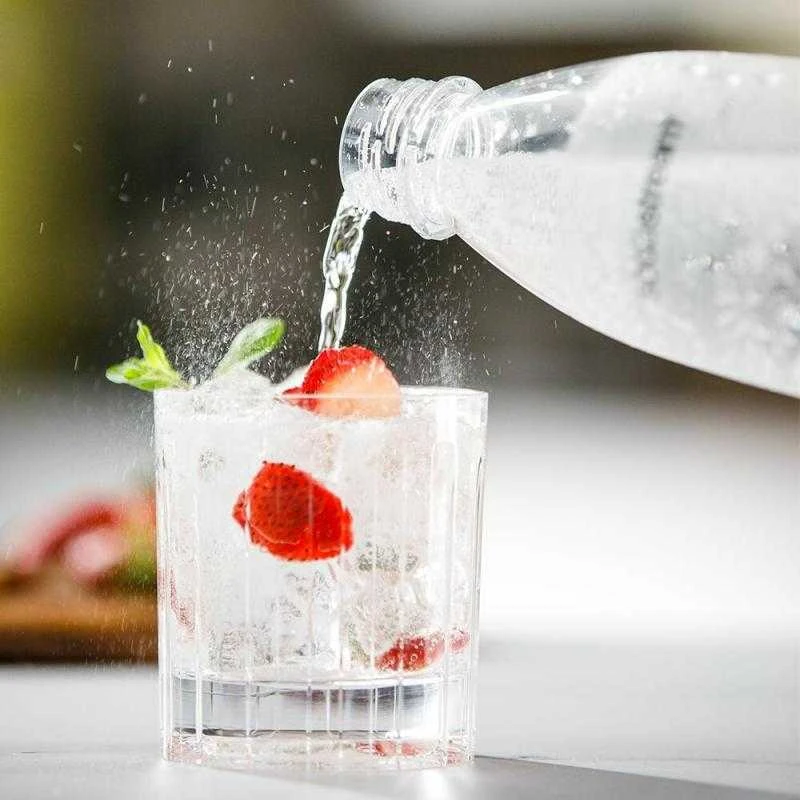 Gazuotų gėrimų gaminimo aparatas SodaStream ART, baltas