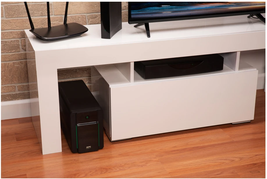 APC EASY UPS 1600VA, 230V, AVR, SCHUKO SOCETS