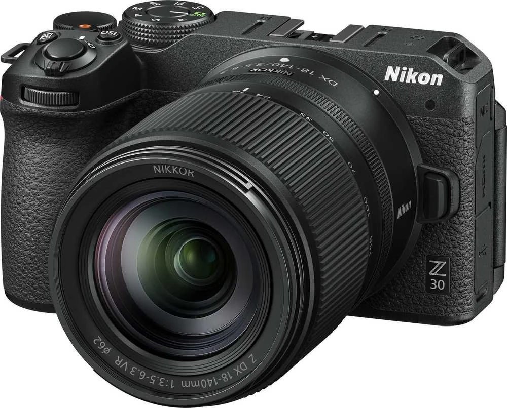 Nikon Z 30, (Z30) + NIKKOR Z DX 18-140mm f/3.5-6.3 VR + FTZ II Adapteris
