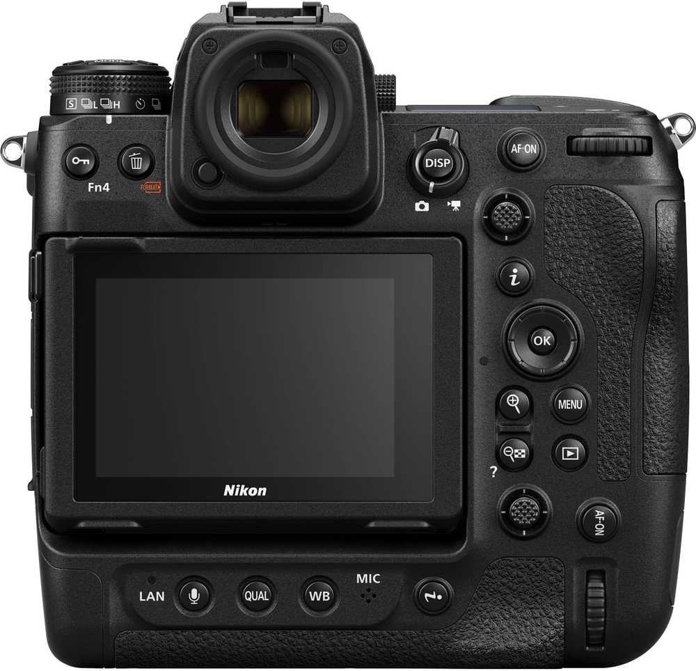 Nikon Z9 + NIKKOR Z 24-200mm f/4-6.3 VR + FTZ II tvirtinimo adapteris