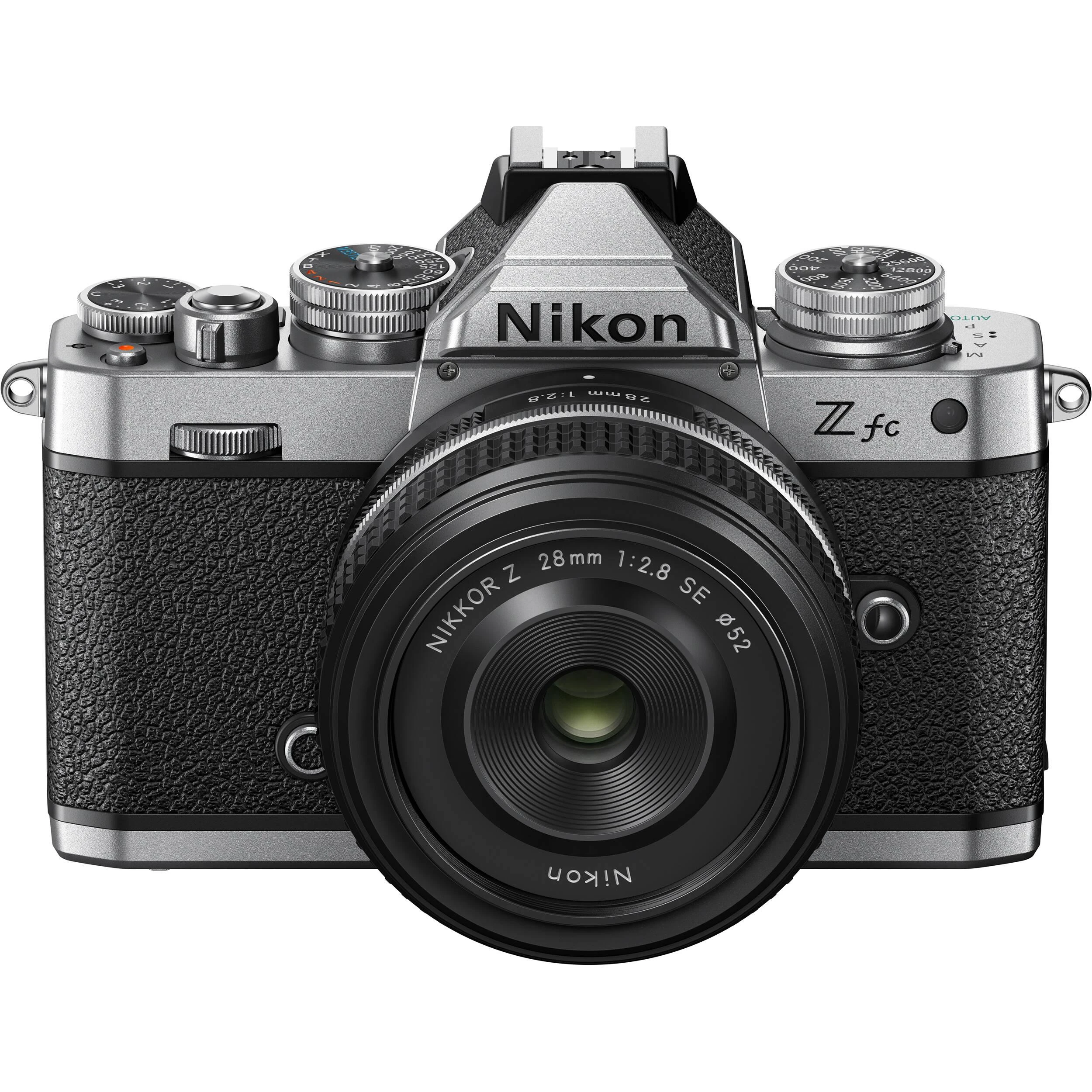 Nikon Z fc + NIKKOR Z 28mm f/2.8 (SE) (Sidabrinis)