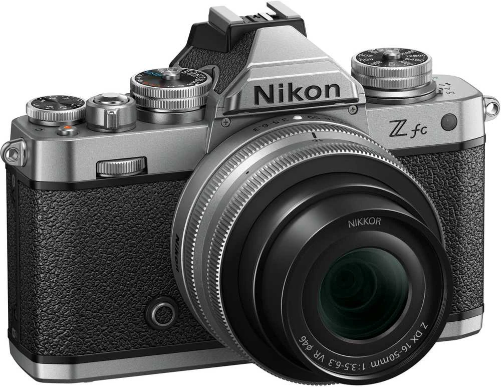 Nikon Z fc + NIKKOR Z DX 16-50mm f/3.5-6.3 VR (Sidabrinis)