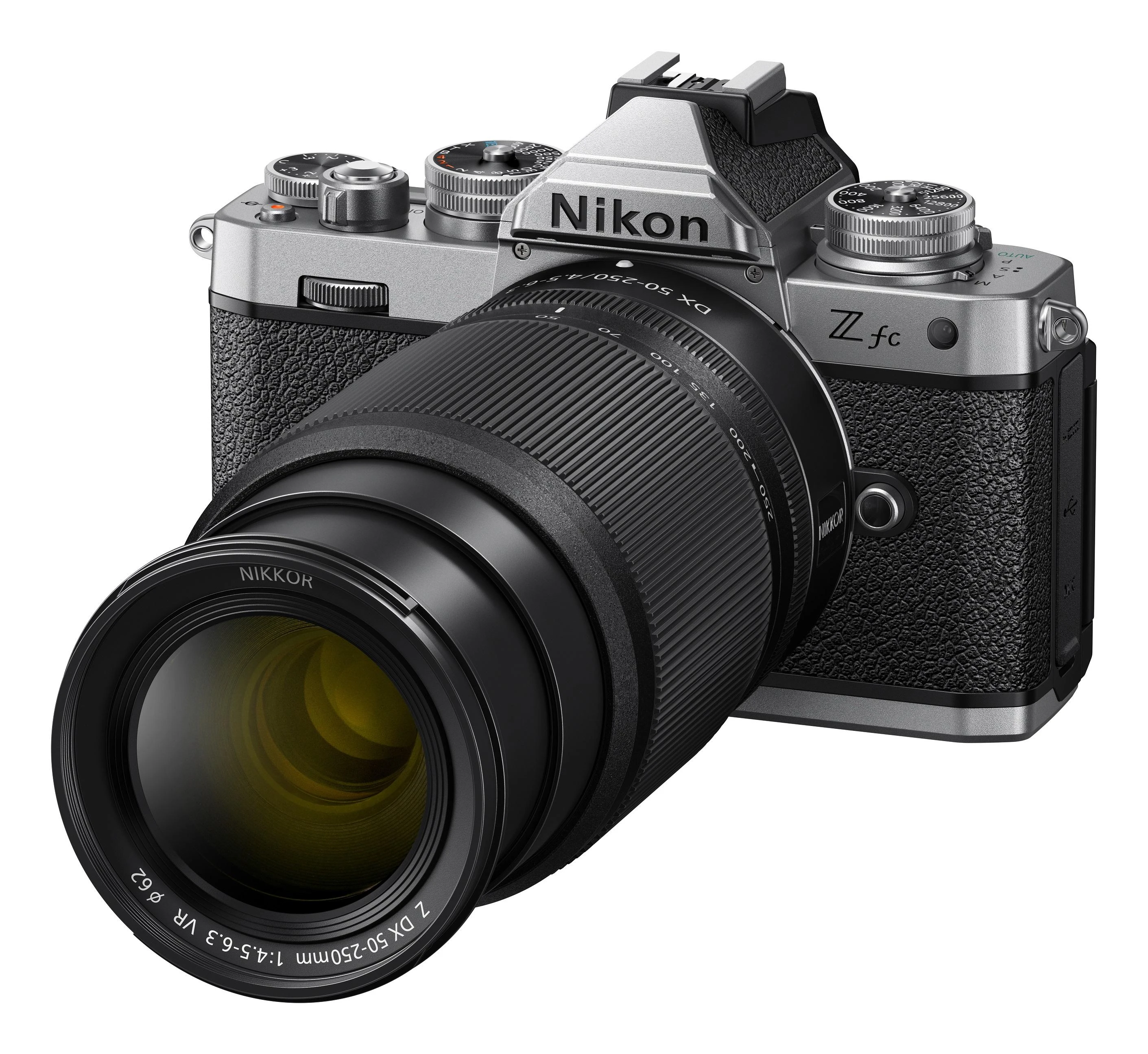 Nikon Z fc + NIKKOR Z DX 16-50mm f/3.5-6.3 VR + NIKKOR Z DX 50-250mm f/4.5-6.3 VR (Sidabrinis)