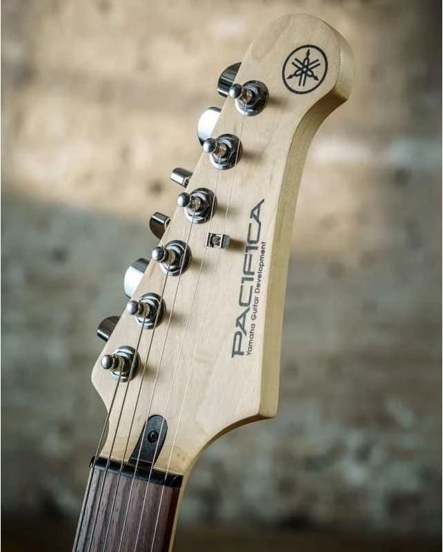 Elektrinė gitara Yamaha Pacifica PA112J OVS II