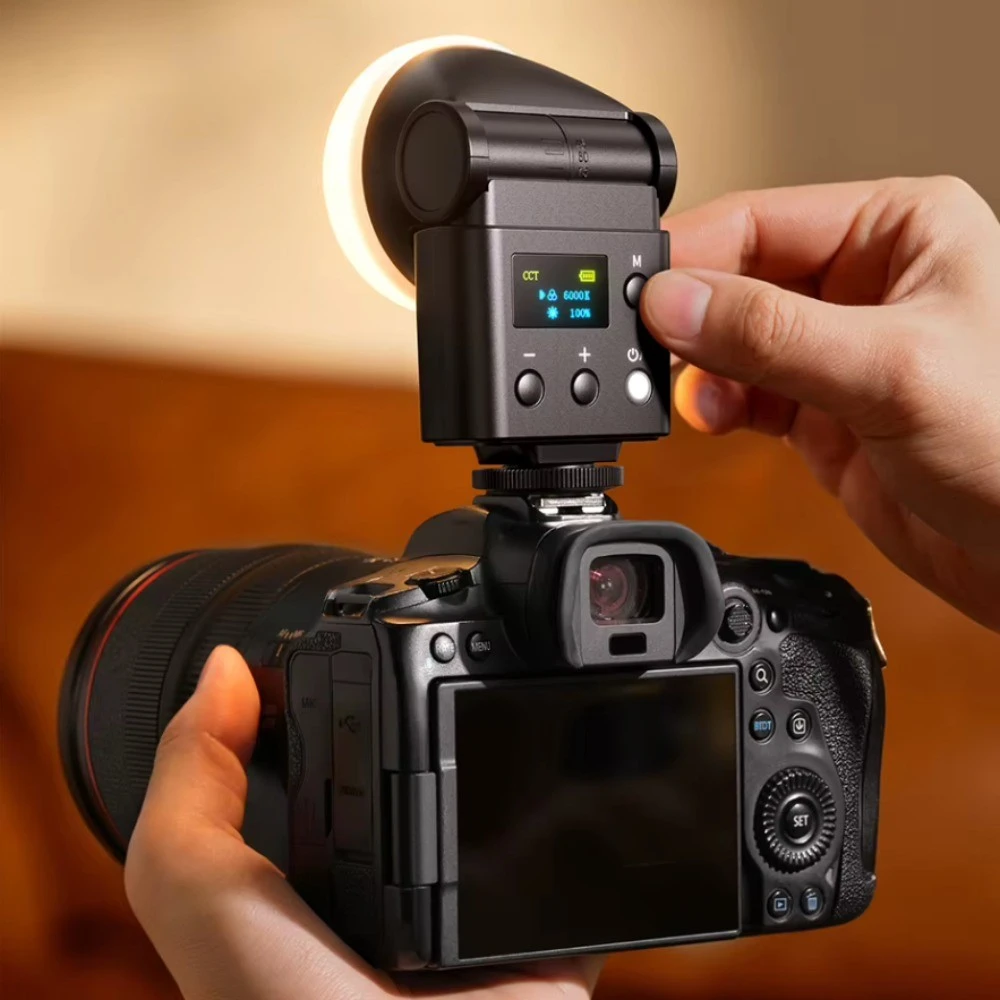 null Fotoaparato blykstė - Ulanzi F16R/L302 2-in-1 blykstė ir LED šviesa GN16 2 500–6 500 K 1 200 mAh USB-C