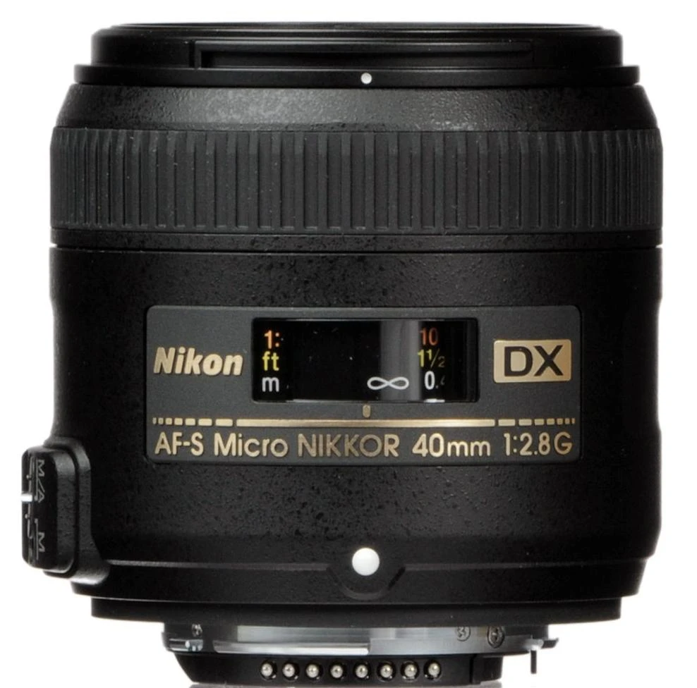 Nikon AF-S DX Micro NIKKOR 40mm f/2.8G objektyvas