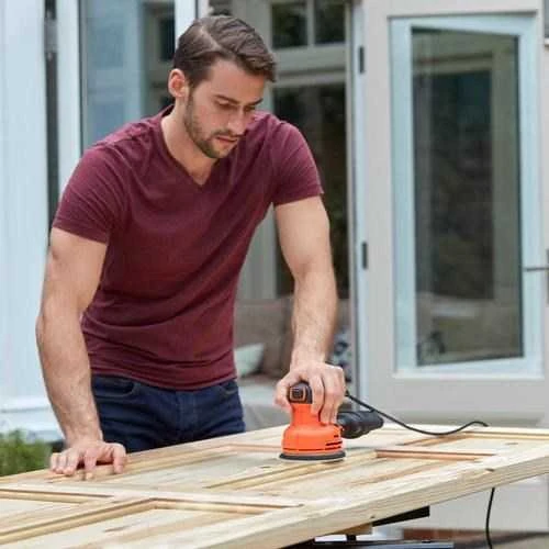 Black & Decker Juodas & Decker Ekscentrinis šlifuoklis Juodas & Decker BEW210-QS; 230 W