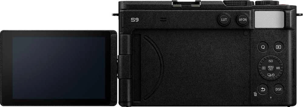Panasonic Lumix DC-S9 + LUMIX S 18-40mm / F4.5-6.3 (Smokey Baltas)