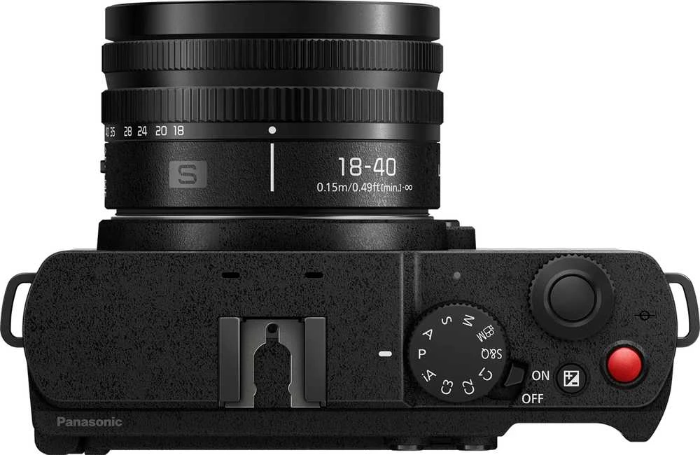 Panasonic Lumix DC-S9 + LUMIX S 18-40mm / F4.5-6.3 (Smokey Baltas)