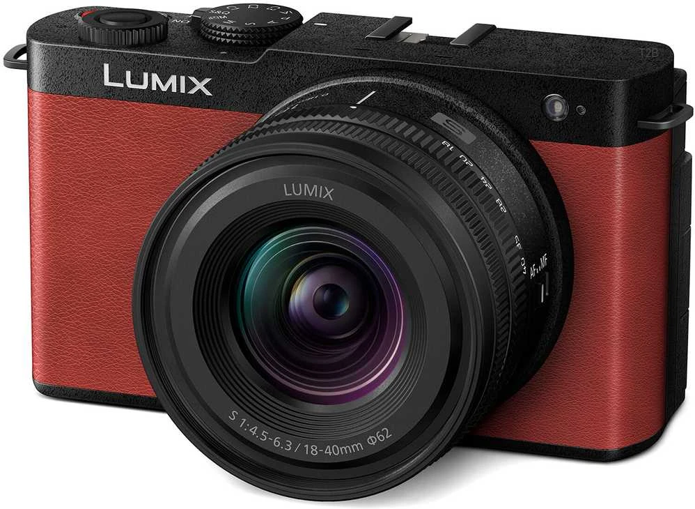 Panasonic Lumix DC-S9N + LUMIX S 18-40mm / F4.5-6.3 (Crimson Raudona)