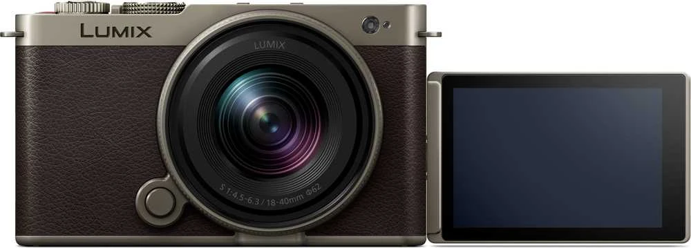 Panasonic Lumix DC-S9N + LUMIX S 18-40mm / F4.5-6.3 (Titanium Gold)