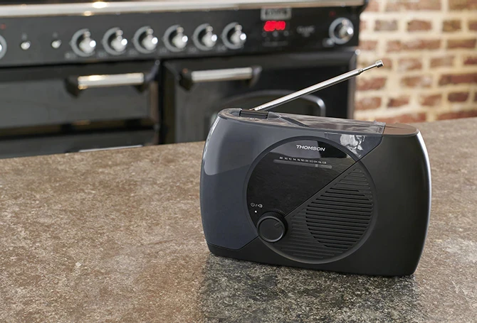 Radijas - THOMSON RT350 3 W FM Juodas