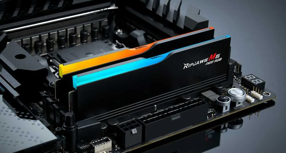 G.Skill Ripjaws M5 operatyvinė atmintis su RGB apšvietimu