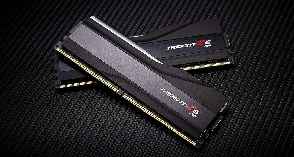 G.Skill Trident Z5 RGB atminties moduliai kampu