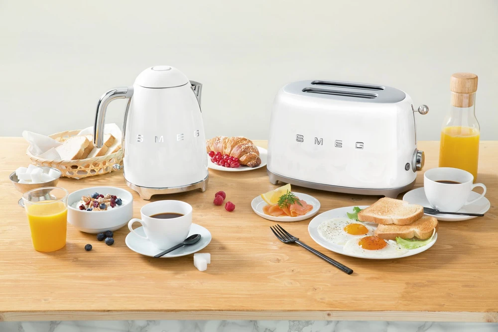 SMEG skrudintuvas TSF01WHEU