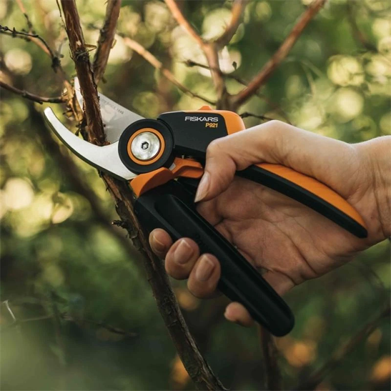 Fiskars X-series sekatorius prasilenkiančiais ašmenimis M (P921) 1057173
