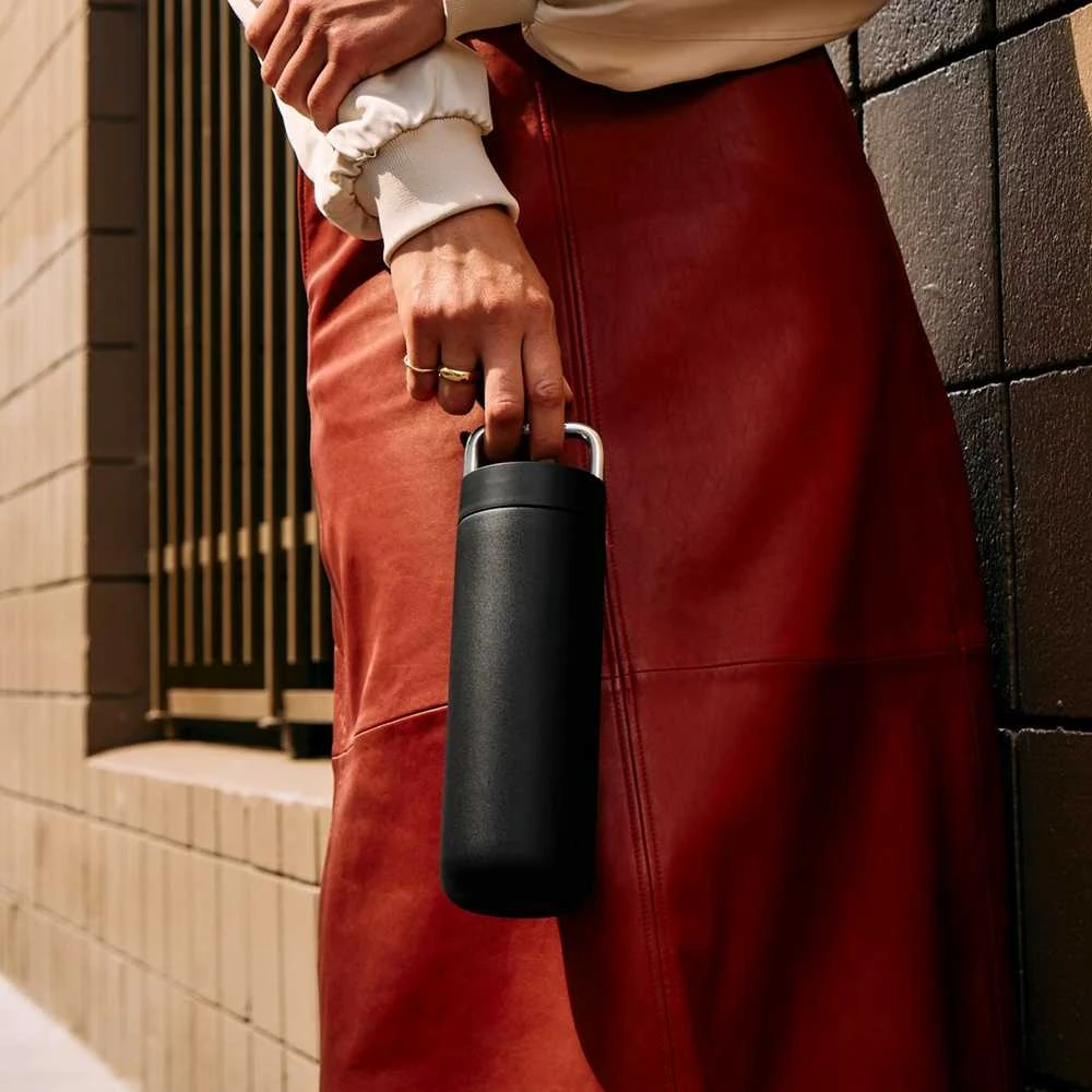 Termo puodelis FELLOW Carter Carry Tumbler 591 ml termosas Juoda (Ekspozicinė prekė)