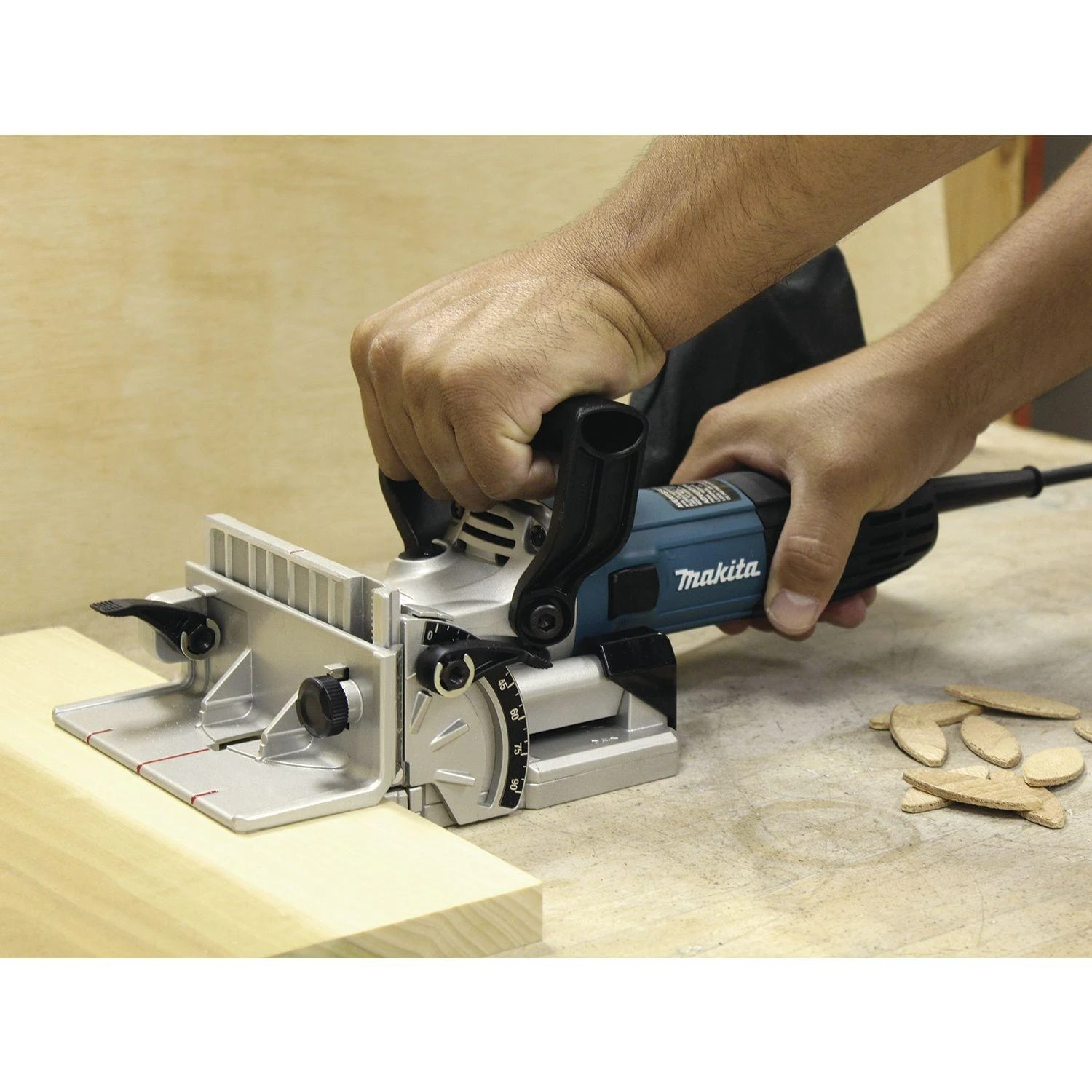 Makita PJ7000J Universali freza 11000 min-1, 701 W, MAKPACK