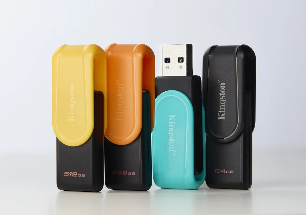 KINGSTON 64GB Portable USB 3.2 Gen 1 DataTraveler Exodia S Juodas/Juodas
