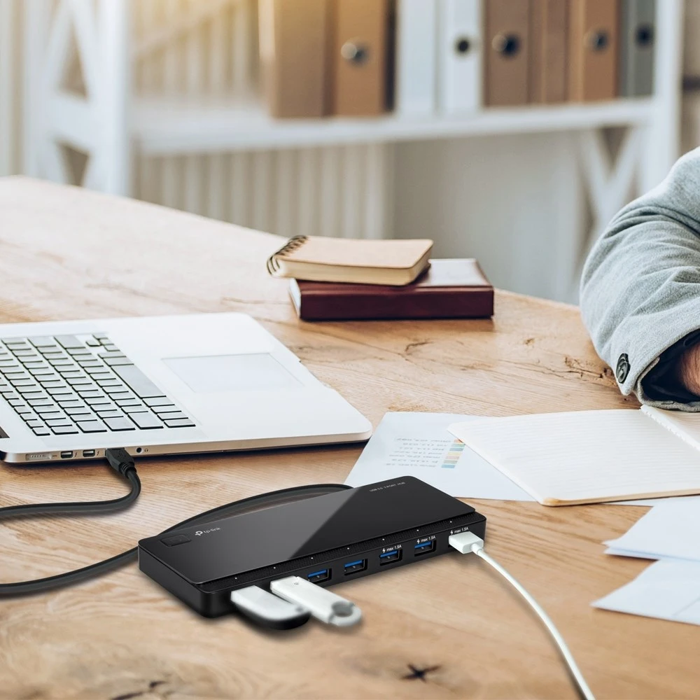 TP-LINK 7 prievadų USB 3.0 šakotuvas, darbalaukio 12 V / 2,5 A maitinimo adapteris komplekte