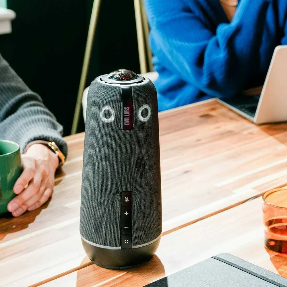 Owl Labs Meeting Owl 4+ 360 laipsnių, 4K išmanioji vaizdo konferencijų kamera, mikrofonas ir garsiakalbis (automatinis garsiakalbio fokusavimas, išmanusis priartinimas ir triukšmo išlyginimas)