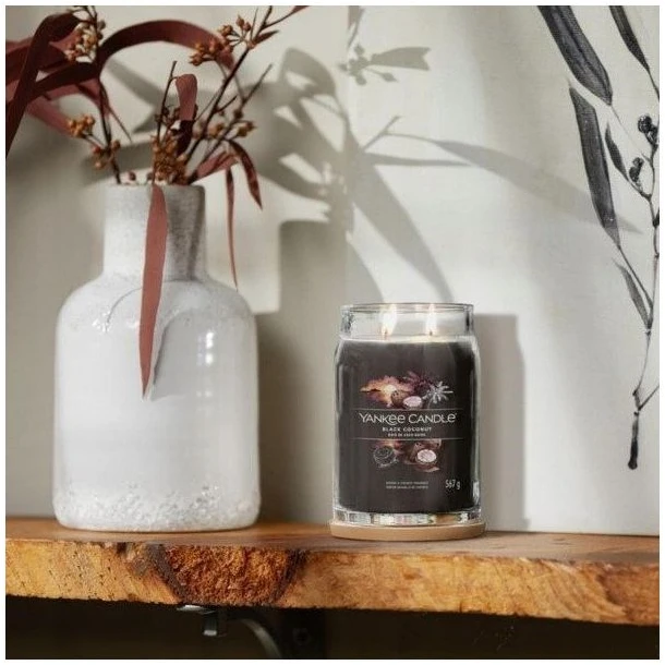Yankee Candle Aromatinė žvakė "Signature", didelė stiklinė "Juodas Coconut" 567 g