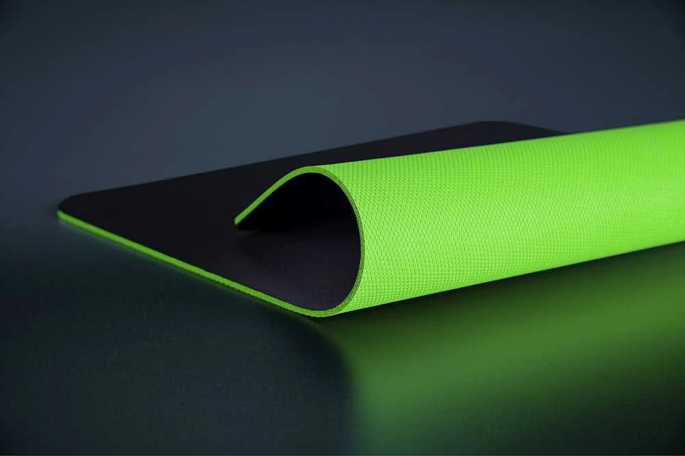 Pelės kilimėlis žaidimams Razer Gigantus V2 Soft Medium, 360 x 3 x 275 mm, Juodas