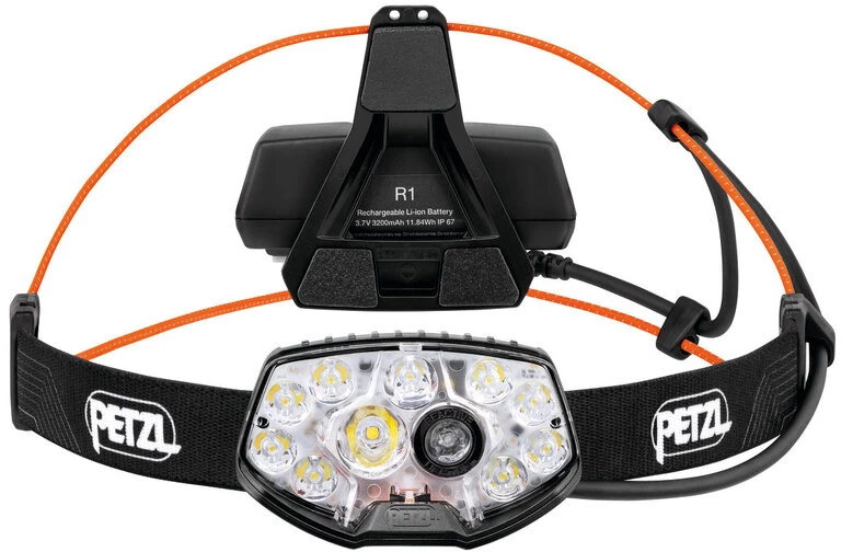 Kepurė su žibintu - Petzl Nao RL 1500 Liumenų, 200m Nuotolis, Reaktyvi Apšvietimas Juoda
