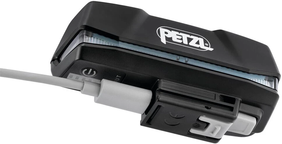 Žibintas - Petzl XENA 1400 Liumenų, 170m Nuotolis, Įkraunama 3200mAh Baterija, IP67 Atsparus Vandeniui Juodas