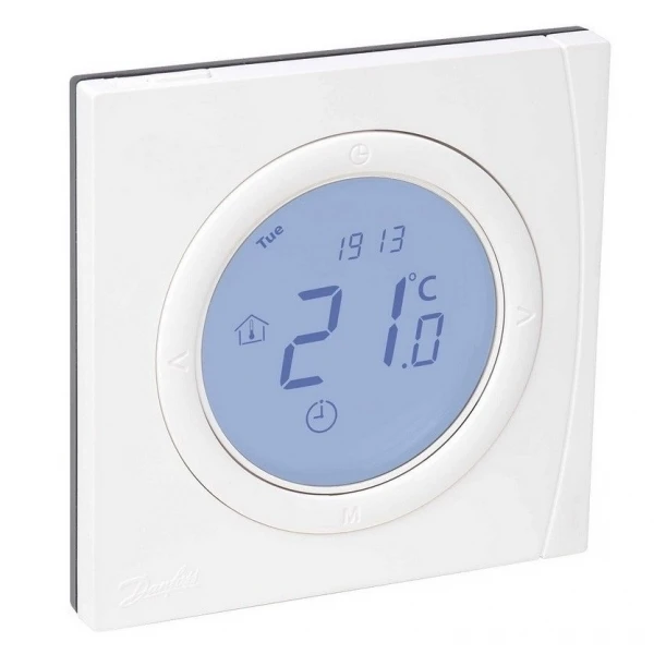 Vandeniu šildomų grindų termostatas Danfoss BasicPlus2, WT-P, programuojamas