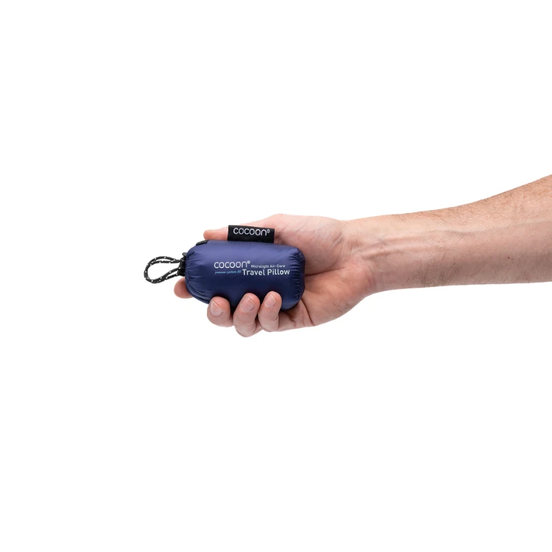 Kelioninė pagalvėlė Cocoon Air-Core Pillow - Microlight - Tamsiai mėlyna