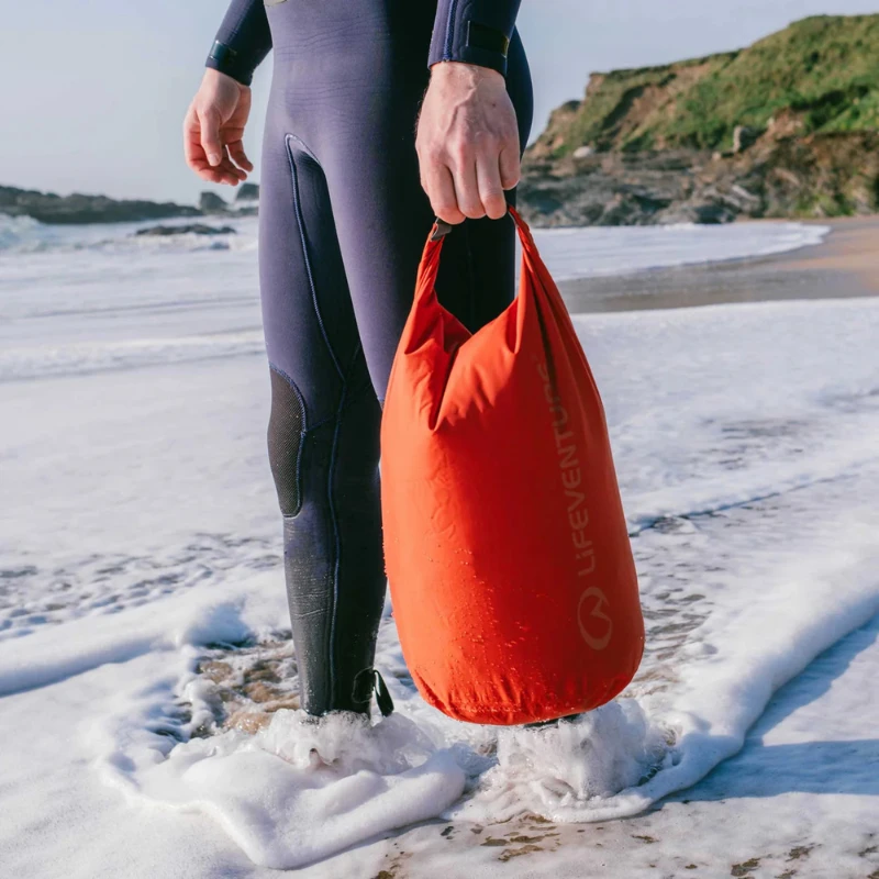 Lifesystems Sauskrepšys Lifeventure Stormlight DryBag 10l - Raudona