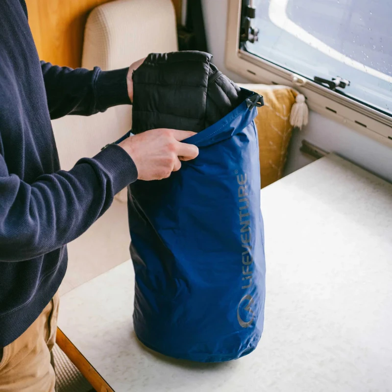 Lifesystems Sauskrepšys Lifeventure Stormlight DryBag 15l - Tamsiai mėlyna