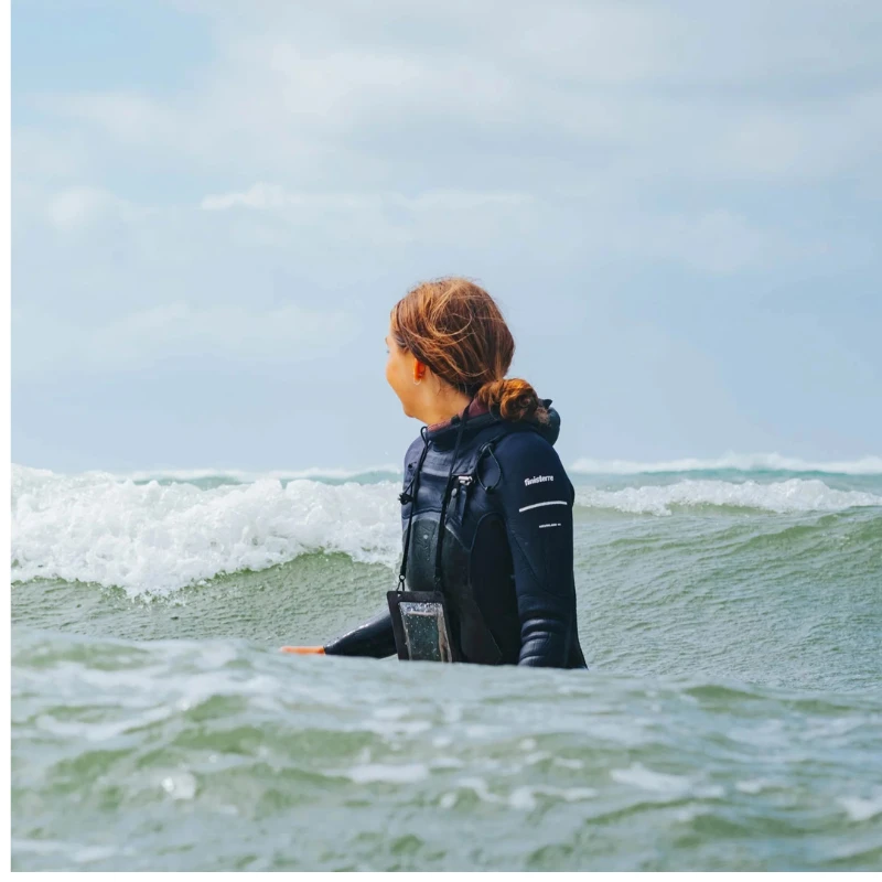 Jungtine Karalyste Lifeventure Atsparus vandeniui Phone Case Plus neperšlampamas maišelis