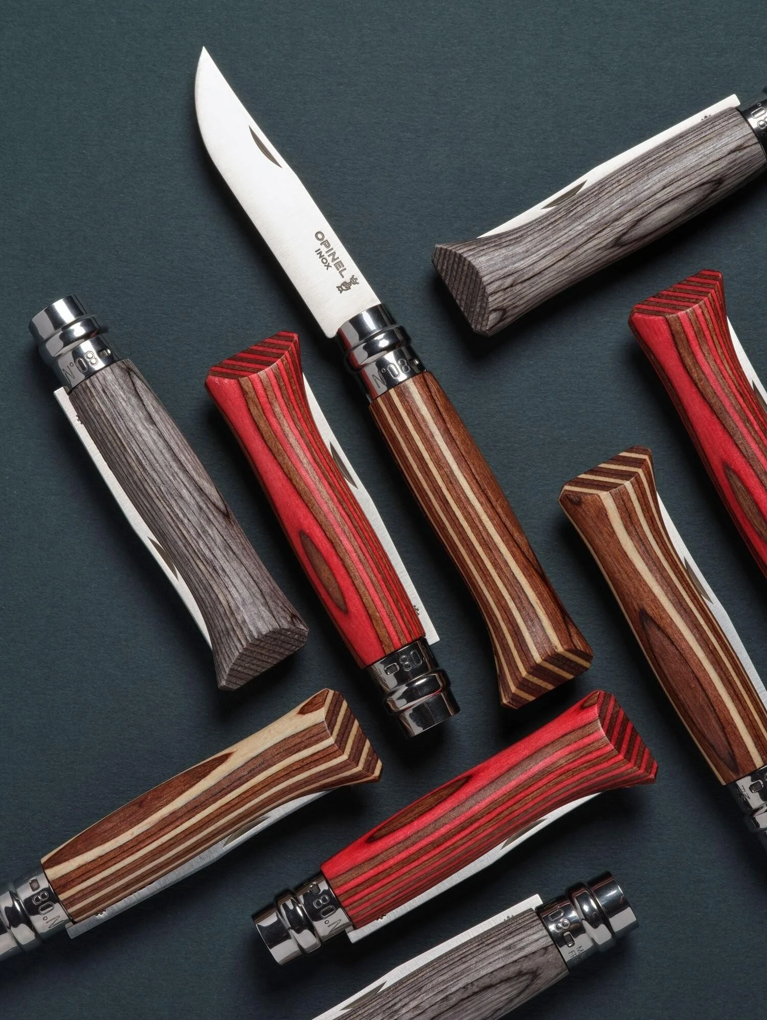 Peilis Opinel Nr.8 Laminated Brown nerūdijančio plieno ašmenimis ir ruda beržo rankena