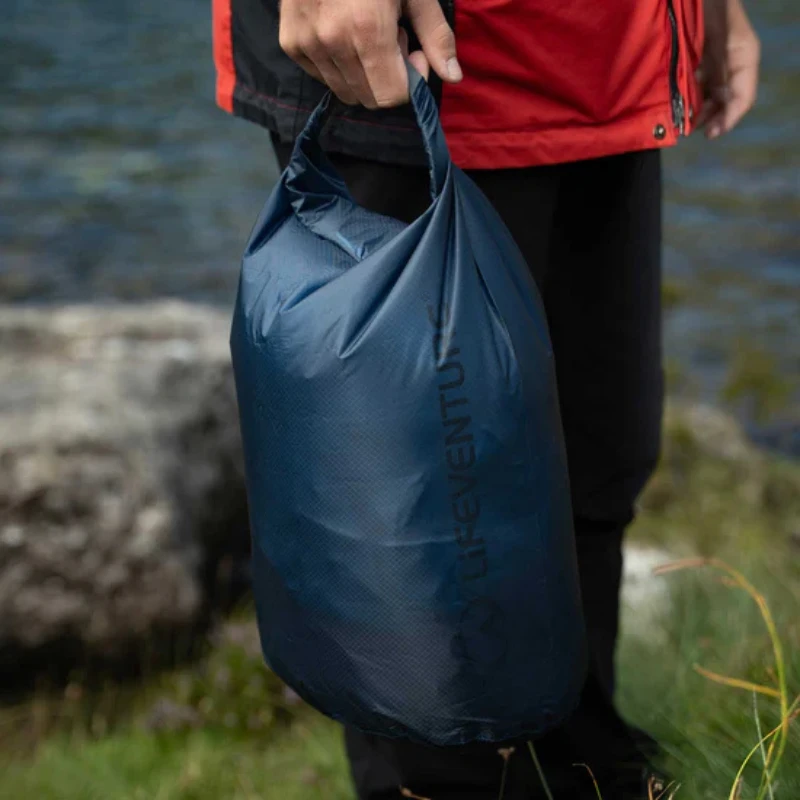 Sauskrepšys Lifeventure Ultralight DryBag 10L - Tamsiai mėlyna