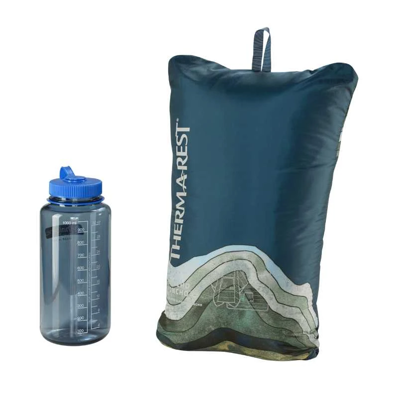 Supakuotas Therm-a-Rest Honcho Poncho su gertuve