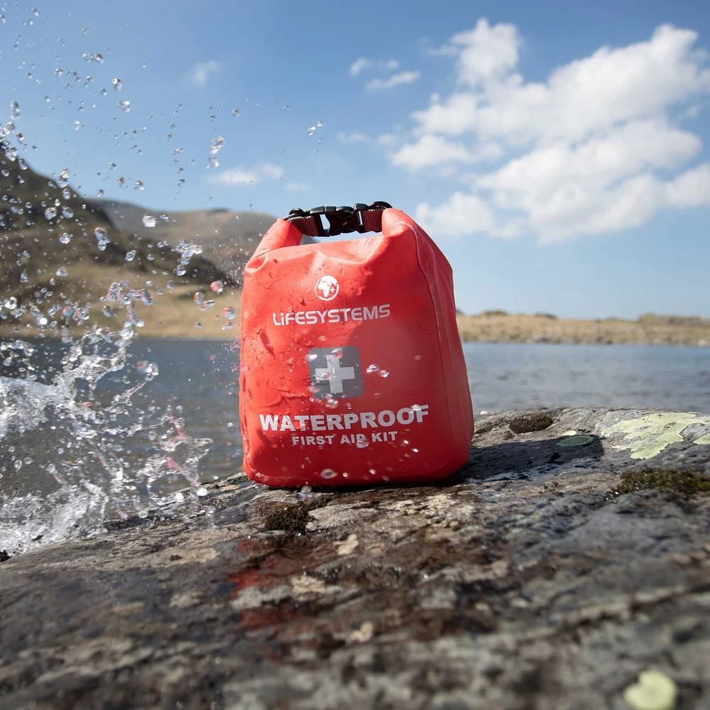 Neperšlampama vaistinėlė Lifesystems Atsparus vandeniui First Aid Kit