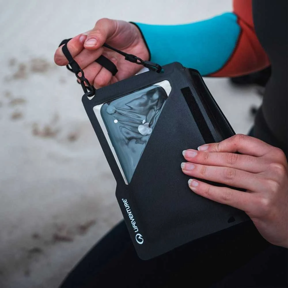 Jungtine Karalyste Lifeventure Atsparus vandeniui Phone Case Plus neperšlampamas maišelis