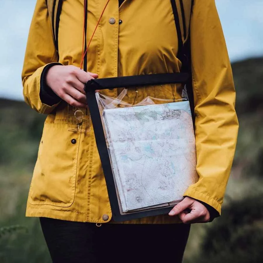 Jungtine Karalyste Lifeventure Hydroseal Map Case juodas