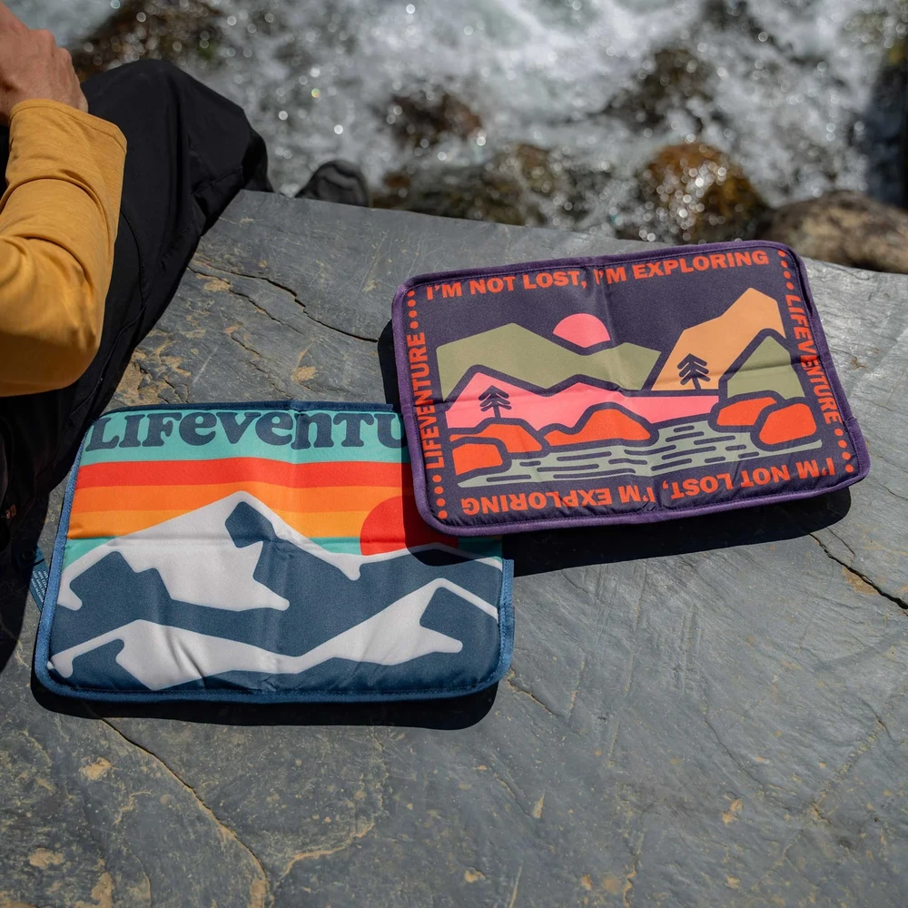 Lifeventure Sit Mat – sulankstomas turistinis sėdėjimo kilimėlis