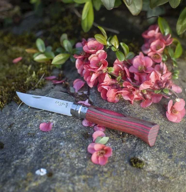 Peilis Opinel Nr.8 Laminuotas Raudona nerūdijančio plieno ašmenimis ir raudona beržo rankena