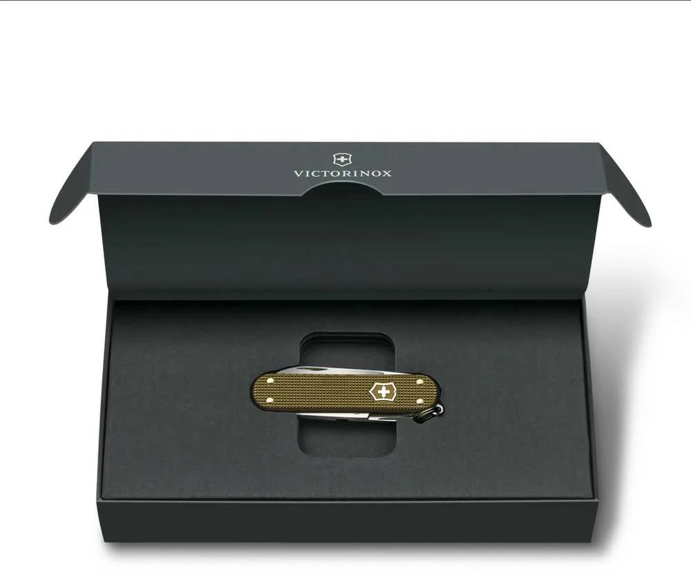 Victorinox Classic SD Alox 2024 atviroje pakuotėje