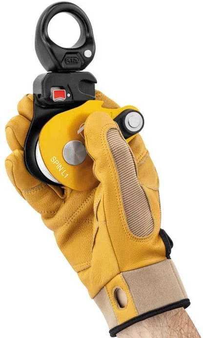 Petzl Spin L1 skriemulys rankoje