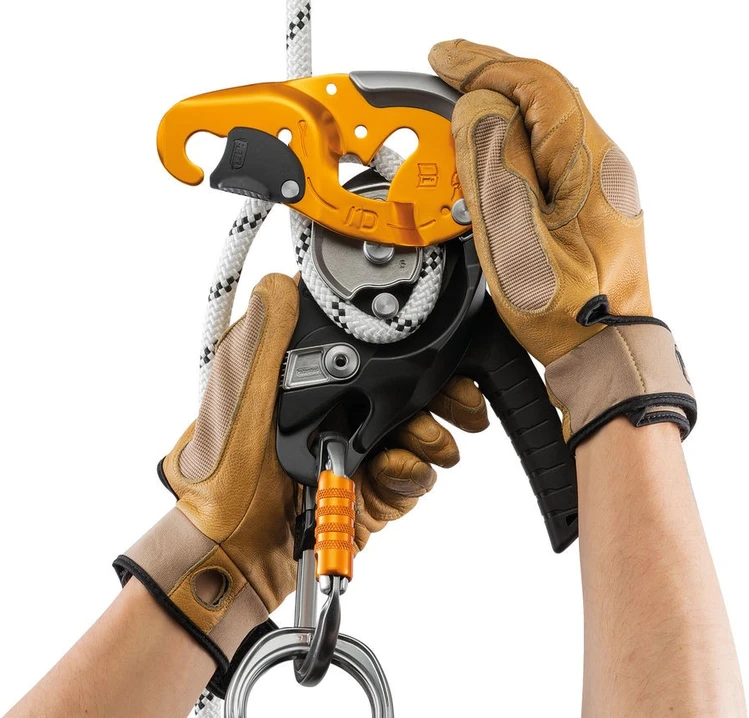 Prancūzija PETZL I’D S – nusileidimo įtaisas su antipanikos funkcija, juodas