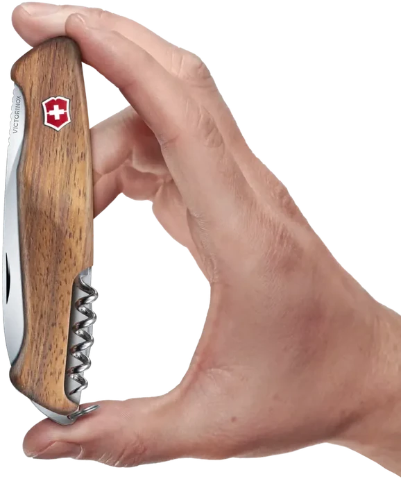 Šveicarija Victorinox Ranger 55 Wood kišeninis peilis su riešutmedžio kriaunomis