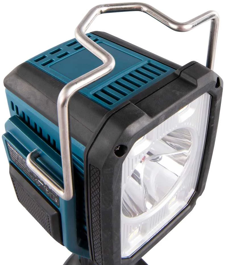 Makita Akumuliatorinis LED prožektorius DML812 14,4V / 18V LXT® • 1250 lm • komplektuojamas be akumuliatoriaus ir kroviklio.