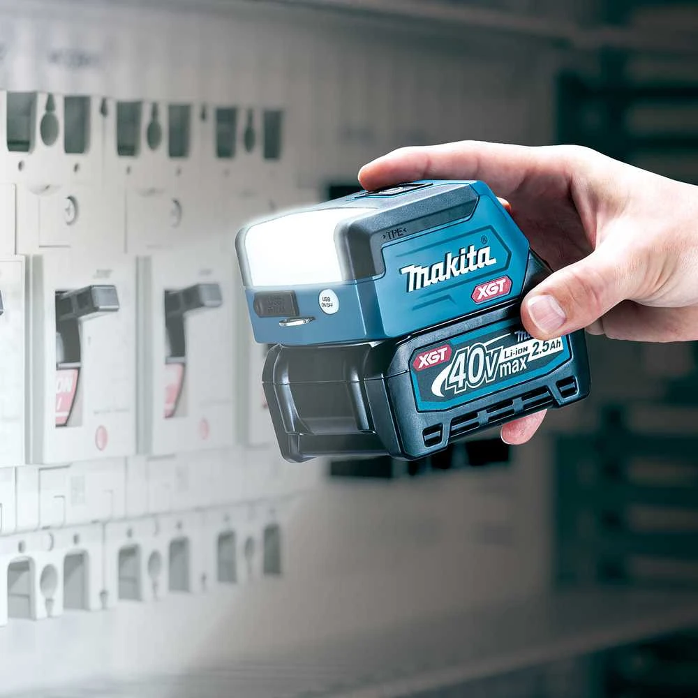 Makita Akumuliatorinis XGT® prožektorius ML011G 40Vmax • 300 lx