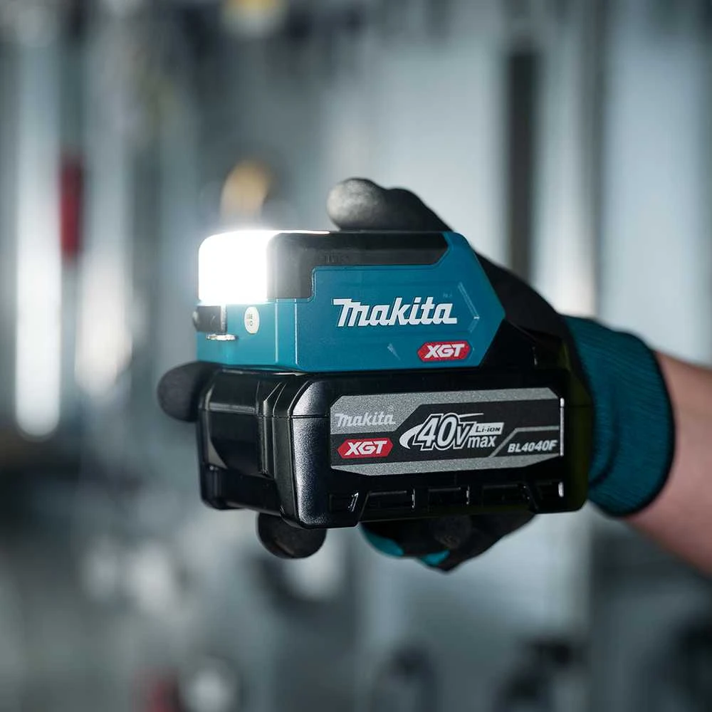 Makita Akumuliatorinis XGT® prožektorius ML011G 40Vmax • 300 lx